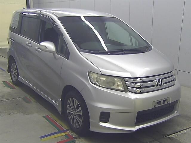 79091 HONDA FREED SPIKE GB3 2013 г. (Honda Kansai)